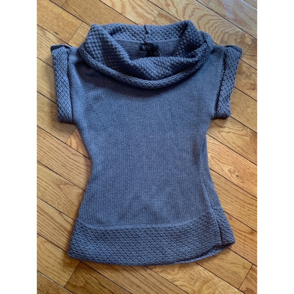 NWT Buffalo Short Sleeved Sweater (Medium)